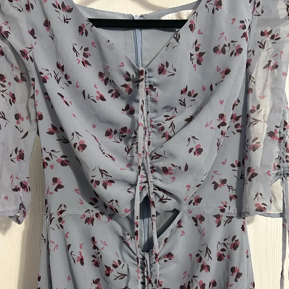 Wayf  | (NWT) Light Blue Floral Mini Dress
| Size Medium - Picture 2 of 7